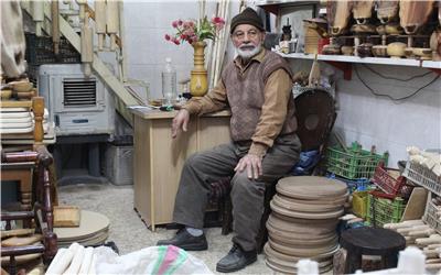 خراطی ، یکی از شغل ها و صنایع دستی چوبی دزفول ، در انتظار حمایت