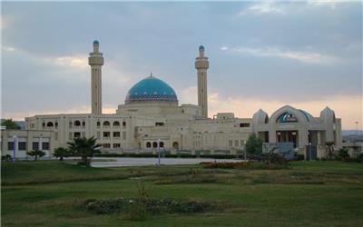 بکار گیری نقوش آجری دزفول در نما سازی و تزیینات مسجد پیامبر اعظم (ص) شهرک توحید جم